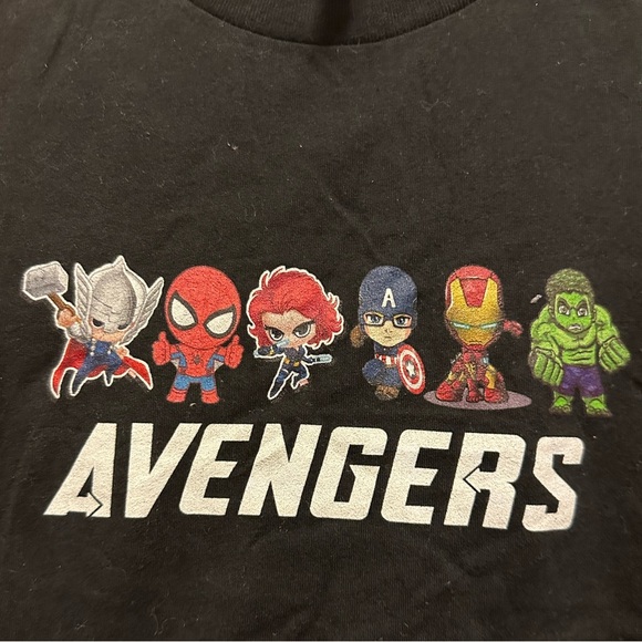 Avengers T-Shirt - Picture 2 of 3